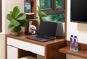 Cat Ba Emerald Lake View