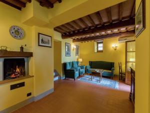 Villa in Cortona with Pool and Val di Chiana View