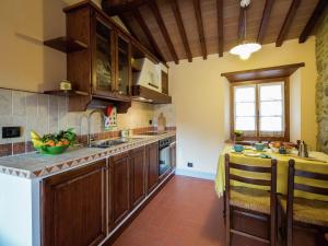 Villa in Cortona with Pool and Val di Chiana View