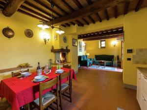 Villa in Cortona with Pool and Val di Chiana View