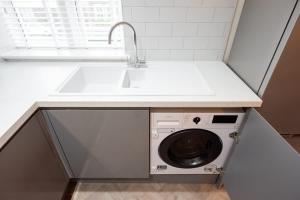 7 The Royal Serviced Apartments Harwich, Fair WiFi, Private Parking