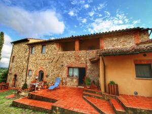 Rolling farmhouse of Val dOrcia