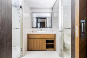 Spacious Studio S2404 Tropical Views