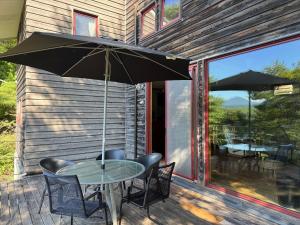 Cabin G Lake Saiko 1min, MtFuji View, BBQ, Hammock, fire pit