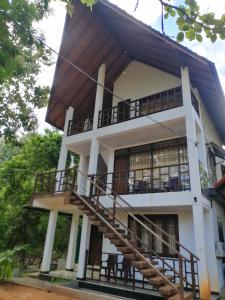 Malwathu Oya Forest Garden