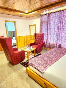 Resort Shine Astha with garden and mountain view, Pet friendly