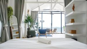 v14 Serenity Bay Panoramic Sea View