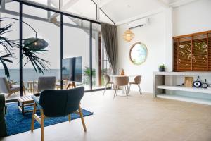 v14 Serenity Bay Panoramic Sea View