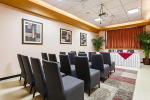 Fabhotel Manoshanti - Nr Big Daddy Casino