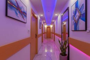 Via Moti Mahal - Sarnath museum