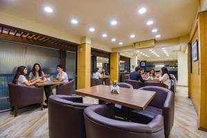 FabHotel SR Wakad - Nr Mall of Millenium