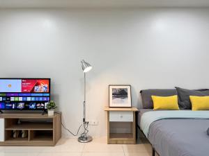 High-Rise 2BR 2Bath Near BTS Family Stay