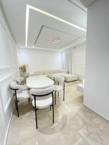 Appartement de Luxe 3 Chambres avec piscine au centre