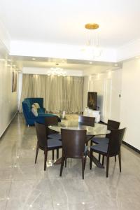 Cozy Three Bedroom Apartment