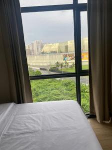 Gentry Manor 1BR with Balcony Near Okada - 6A