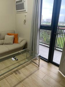 Gentry Manor 1BR with Balcony Near Okada - 6A