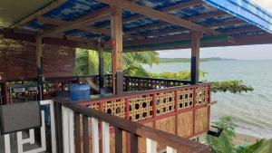 Mayets Seaside Treehouse