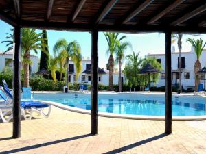 Attractive apartment in Albufeira with sea view