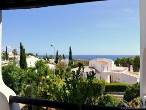 Attractive apartment in Albufeira with sea view