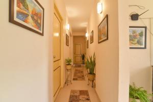 FabHotel Capital Casa - Newtown Bus Stand