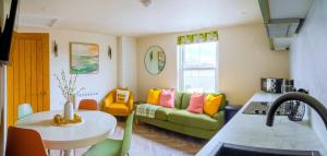 Modern Plymouth Stay Near Barbican & City Centre Ideal Accommodation for Families, Contractors or Corporate