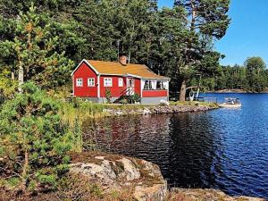 5 person holiday home in ÅKERSBERGA