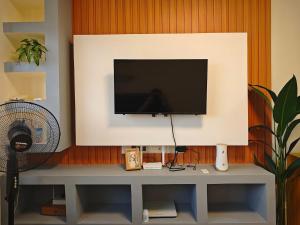 Condo Unit, 2 Beds, Wi-fi, Free Amenities