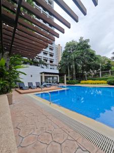 Condo Unit, 2 Beds, Wi-fi, Free Amenities