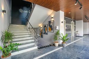 FabHotel SSR Fern Suites - 100M from GSM Mall Madeenaguda
