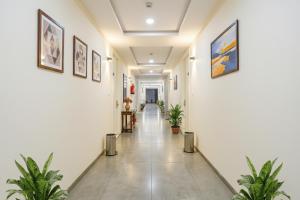 FabHotel SSR Fern Suites - 100M from GSM Mall Madeenaguda