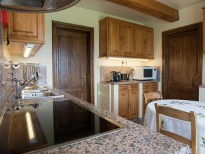 Group Stay with Pool, Chevron