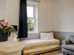 Pass the Keys Spacious 4-Bedroom Maisonette in Central Newcastle