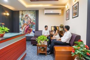 FabHotel Prestige - Nr Maapusa Bus Stop