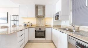 Andringa Walk, Modern 2 Bedroom Apartment