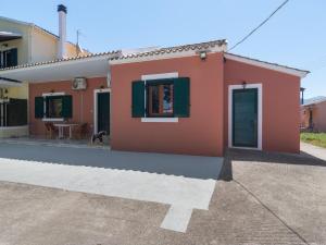 Simplistic Villa in Korfu near Seabeach