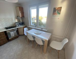 Noclegi 300 metrów od Starówki - 2-pokojowe mieszkanie z widokiem na Park Saski