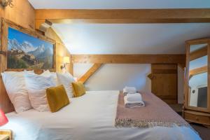 Chalet Altura- 5 Bedrooms - Jacuzzi and Sauna - By Cozee Rentals