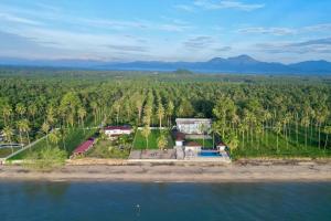 Reboot Retreat Beach Resort, Restaurant, and Coffee Shop