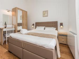 Villa in Deklici with Infinity Pool & Sea Views