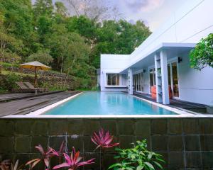 La Quoriena Botanical Villa & Cafe