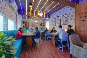 FabHotel New kolkata Residency Inn - Nr Axis Mall