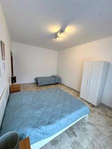 House of Tribuni - Near metro A