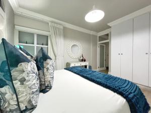 Coastal Hospitality - Beach Club 105