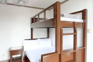 Burnham Place Leisure Stay Unit 1