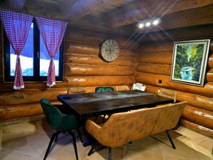 Luxury Family Lodge - Pool, Spa & Tennis Paradise