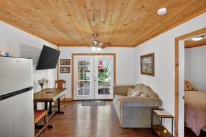 Cozy Cabin Near Wineries, Harbin Hot Springs cabin