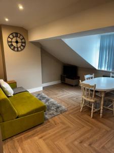 Stylish and Bright 1 Bedroom Flat