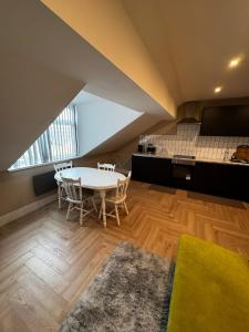 Stylish and Bright 1 Bedroom Flat