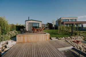 Kolokemp pri súkromnom jazere Boldog