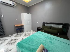 Solo travelers dream-affordable rooms by wirakos